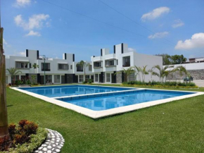 Casa en privada con alberca Jiutepec Centro